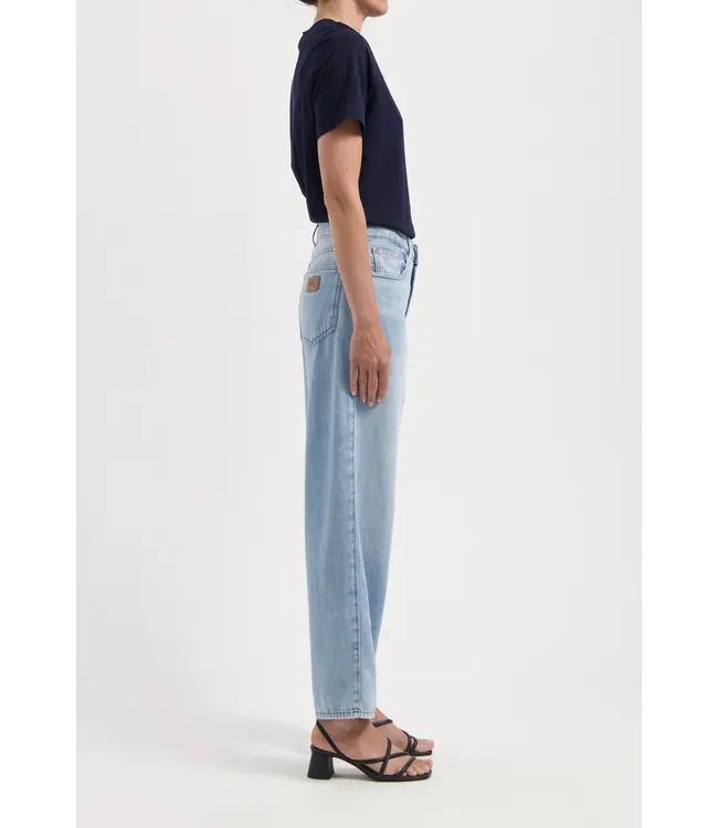 MUD Jeans •• Brooke high barrel flow | Stone vintage