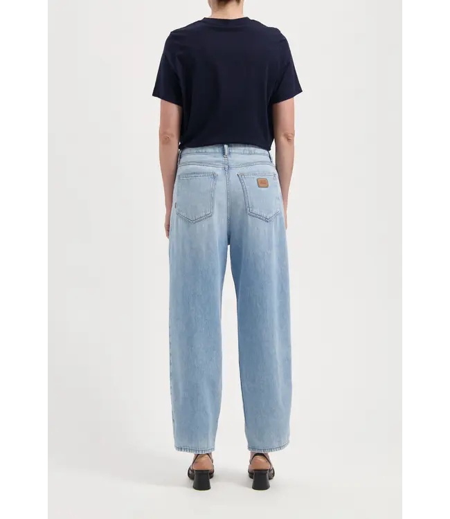 MUD Jeans •• Brooke high barrel flow | Stone vintage