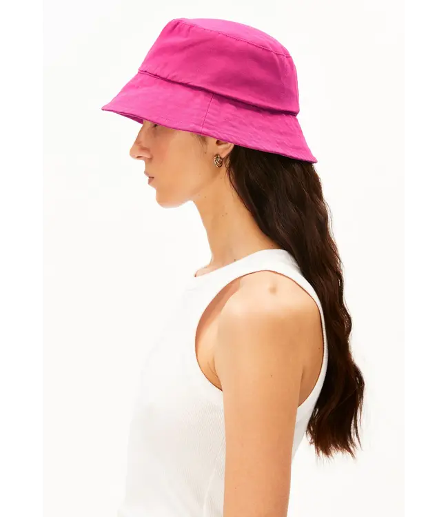 ARMEDANGELS •• Bucket Hat | very berry washed