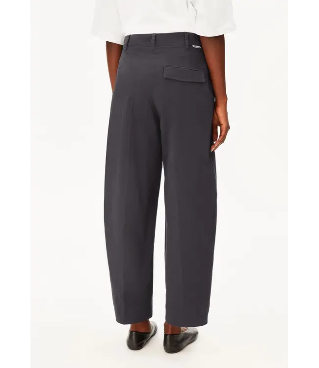 ARMEDANGELS •• Barrel leg twill Pant | Dark Steel