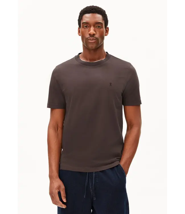 ARMEDANGELS •• JAAMES T-shirt made of Organic Cotton in kleur Claystone