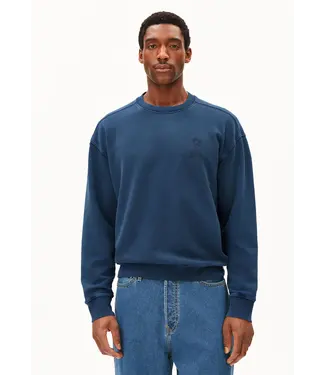ARMEDANGELS •• Iconic A GMT Dye Sweatshirt | Tinted Navy Washed