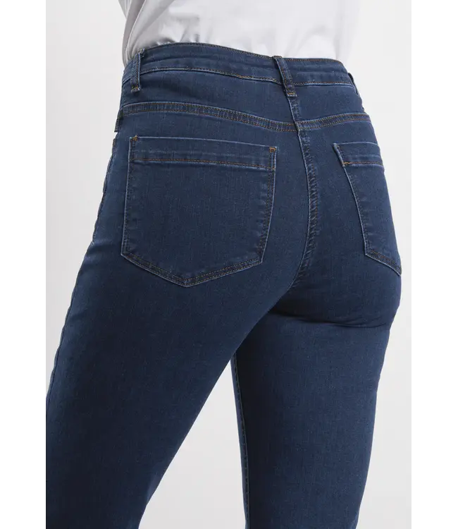 LAURIE •• Charlotte Flare Regular | Medium Length | Dark Blue Denim