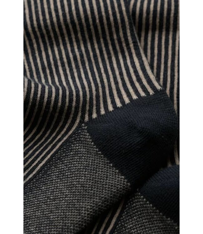 SEASALT CORNWALL •• Bloomin Good Socks Vertical Stripe | Coal