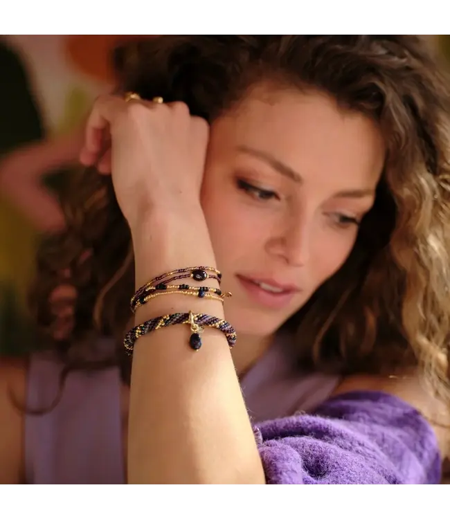 A BEAUTIFUL STORY •• Talented Lapis Lazuli Bracelet