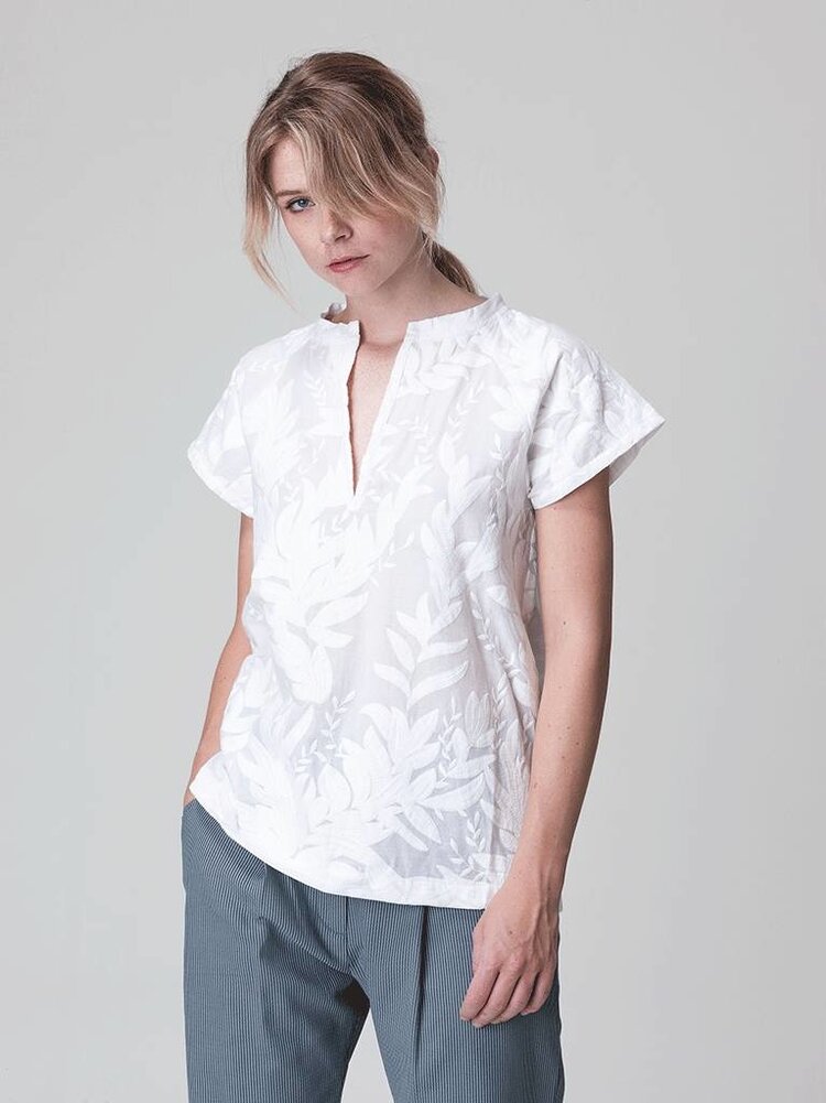 Dutchess Cobra top - white embroidery