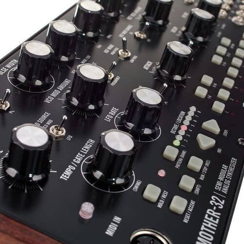 Moog Music Mother 32  Moog Music Mother 32