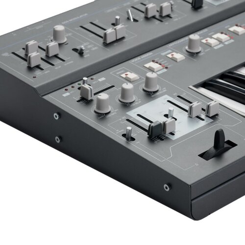 UDO Audio Super 6 Polysynth (black)  UDO Audio Super 6 Polysynth (black)