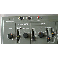 CHD SH101-M: Roland SH-101 MIDI Interface