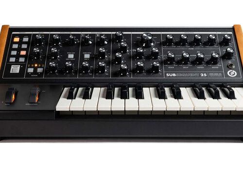 Moog Music Subsequent 25 