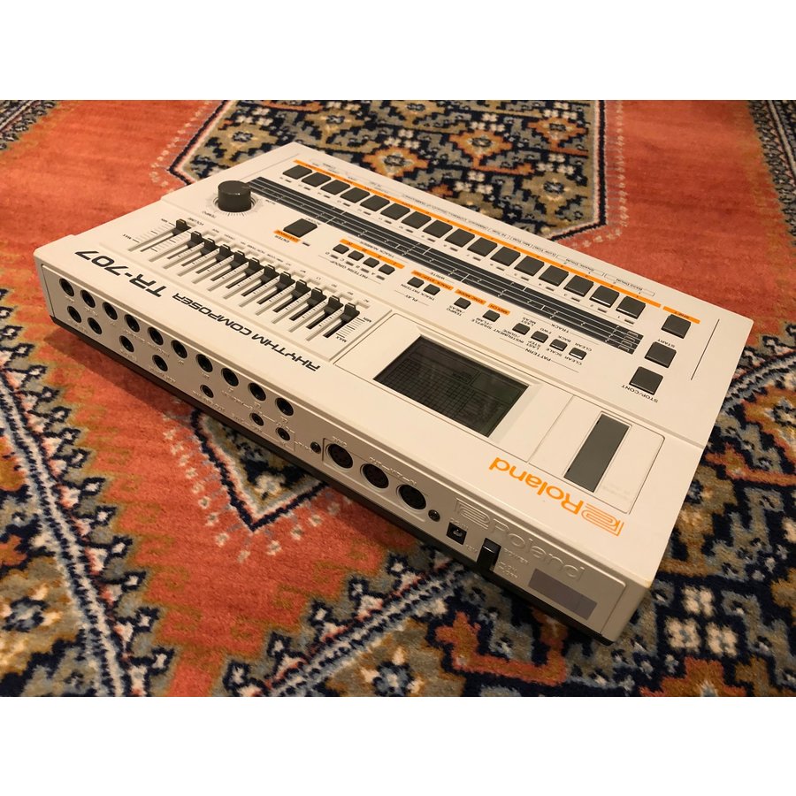 Roland TR-707
