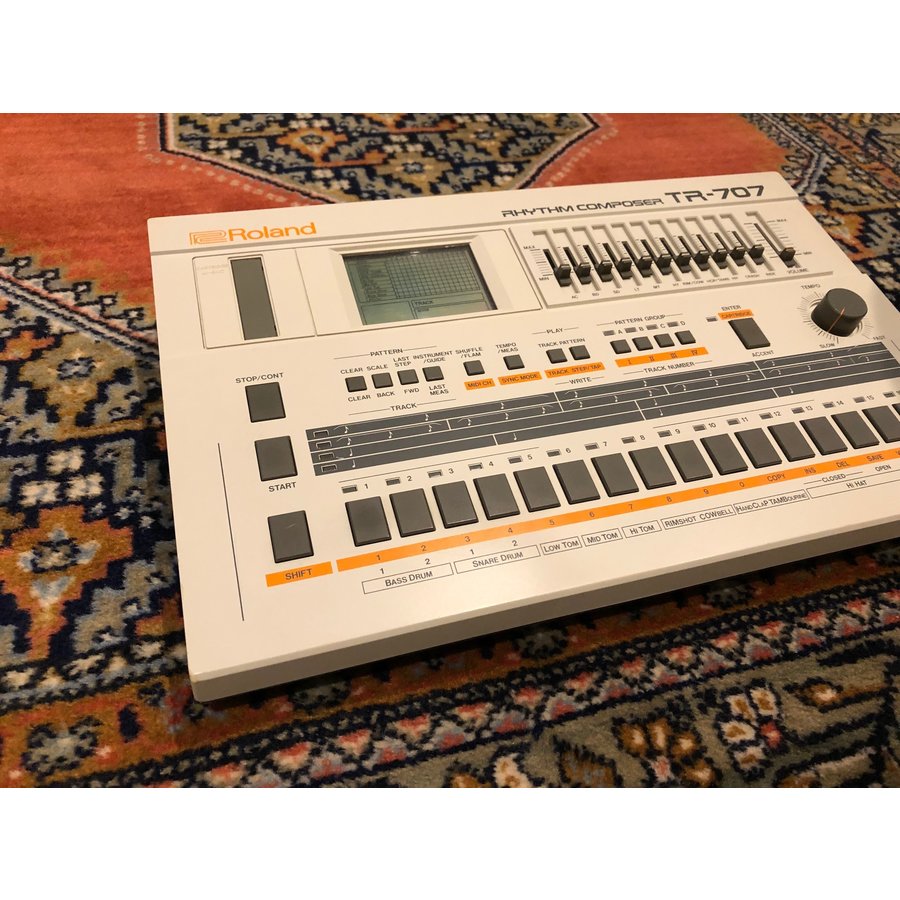 Roland TR-707