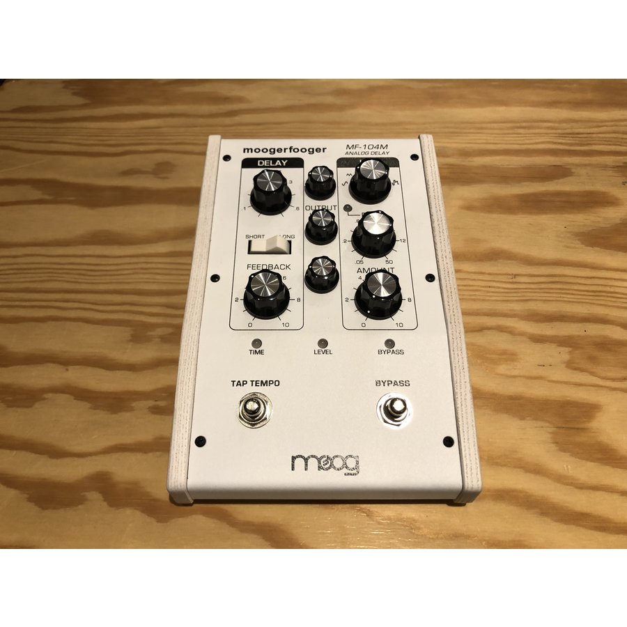 Moog Moogerfooger MF-104M - Limited Edition (White)