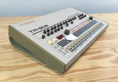 TR-909 