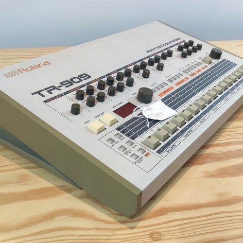 TR-909 