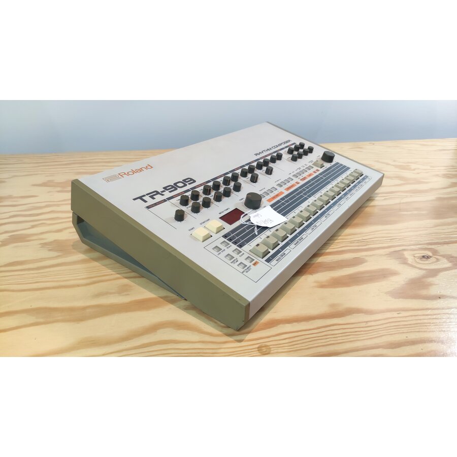 TR-909