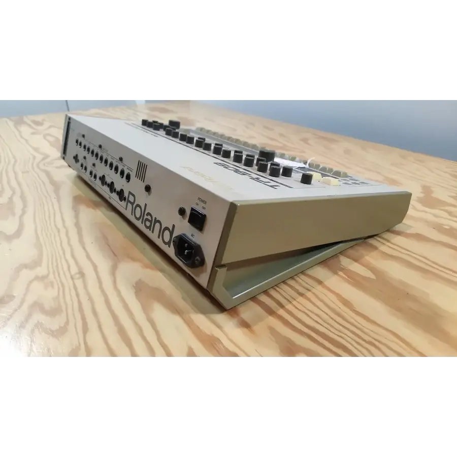 Roland TR-909