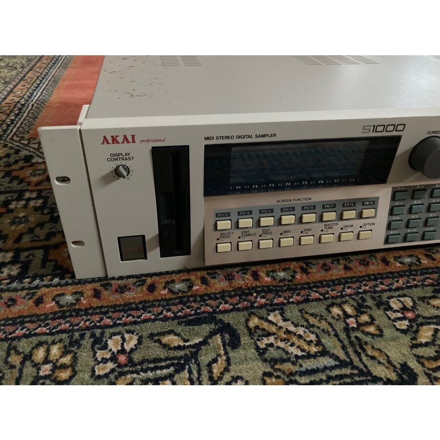 Akai S1000