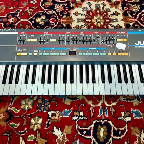 Roland Juno 106 