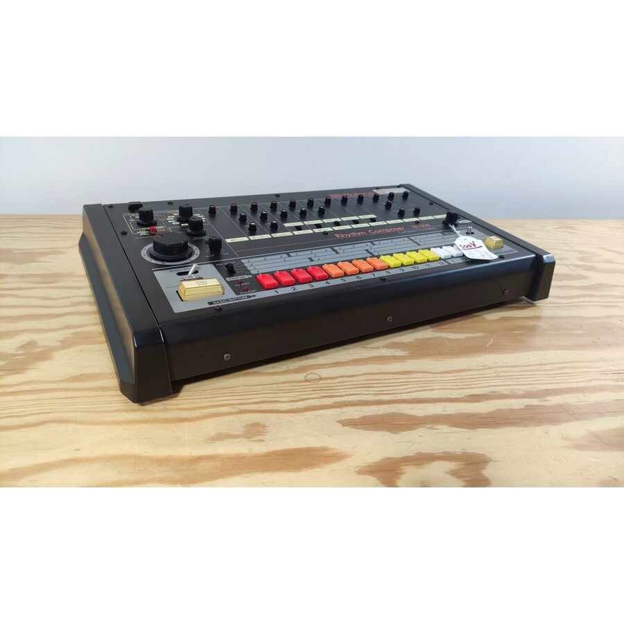 Roland TR-808 - 100v