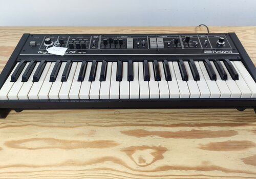 Roland RS-09 