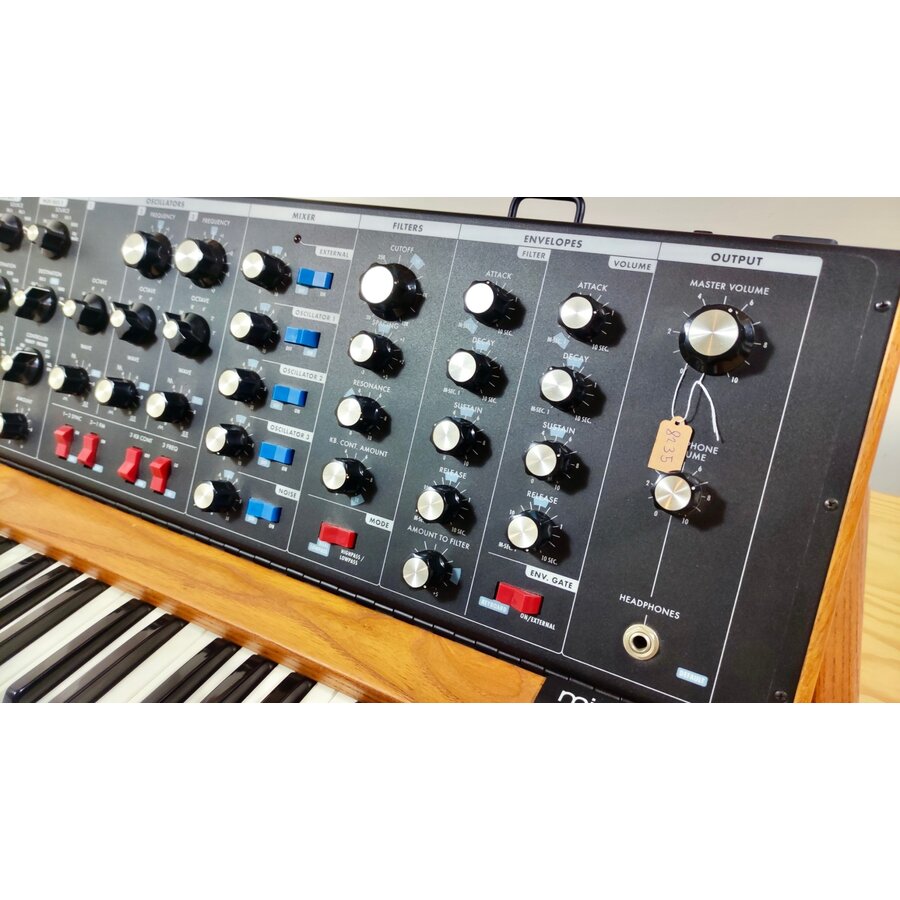 Moog Minimoog Voyager OS