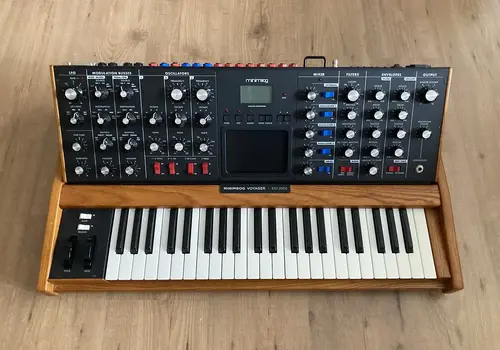 Moog Minimoog Voyager 2002 + Flightcase 