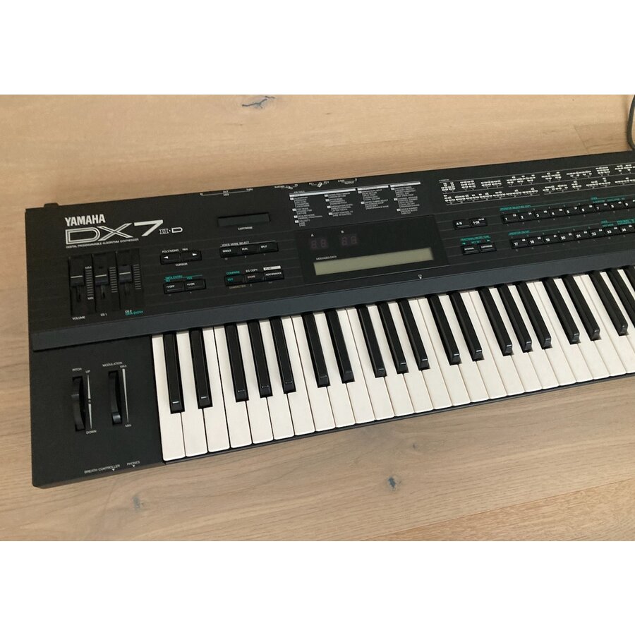 Yamaha DX7 IID