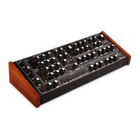 GS e7 Analog Polyphonic Synthesizer (black/red)