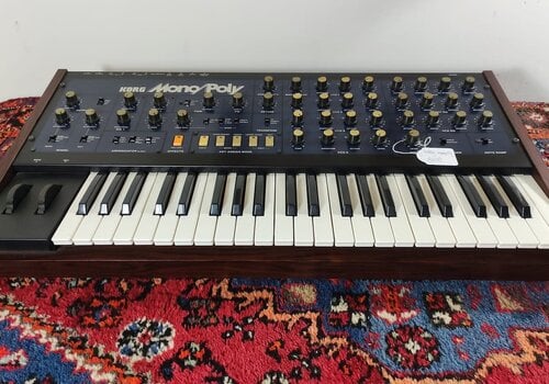 Korg Mono/Poly 