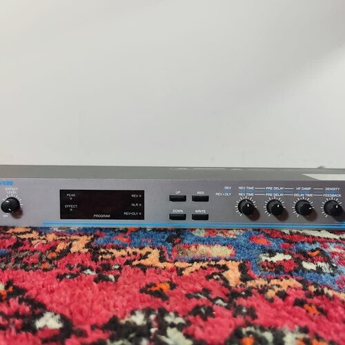 Boss RV-70 Digital Stereo Reverb 