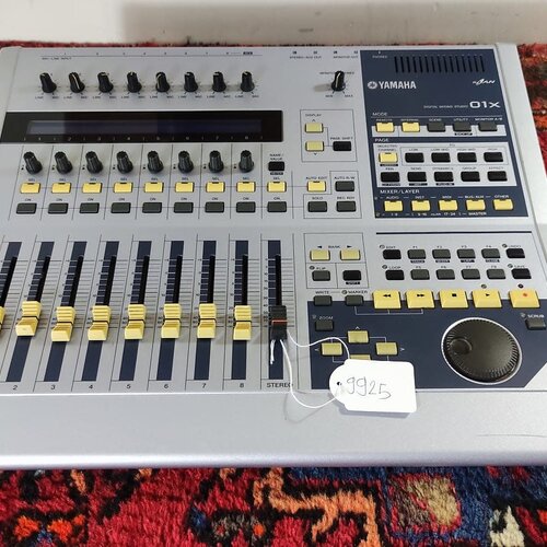 Yamaha O1X Digitale mixer 