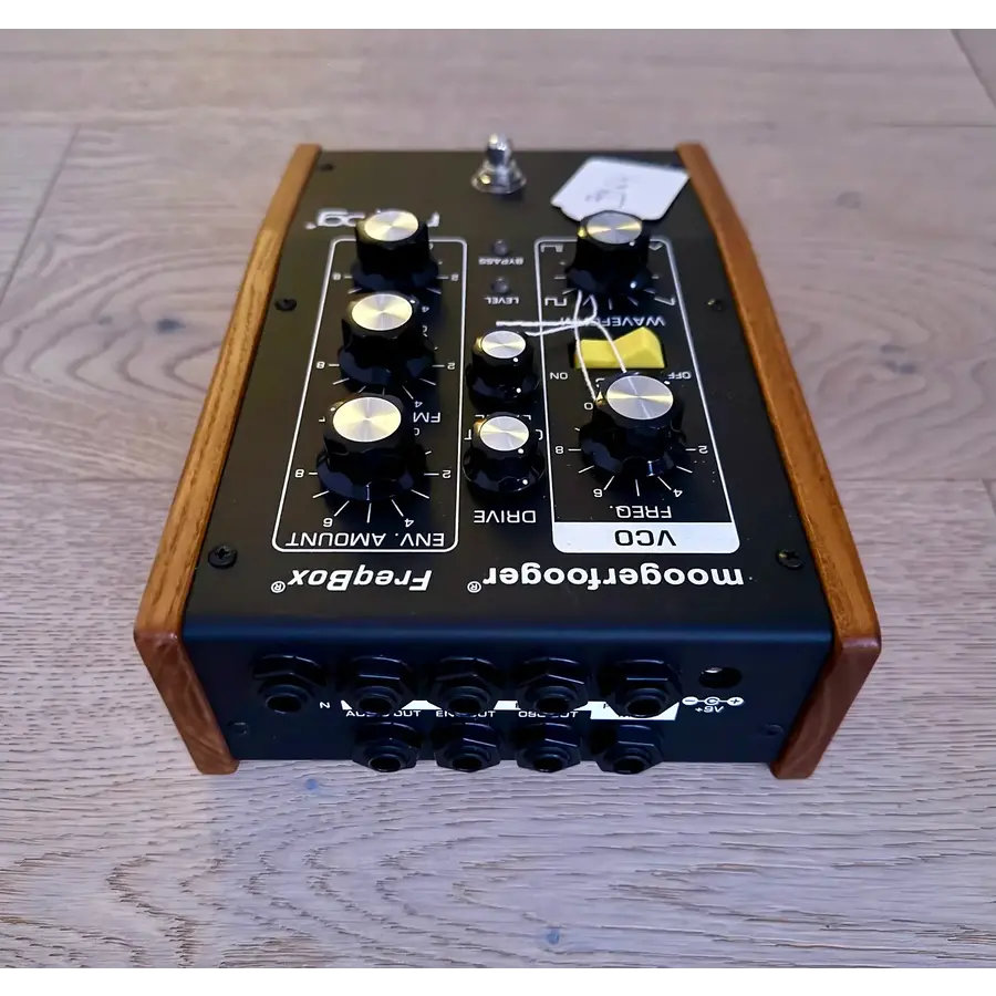 Moog Moogerfooger MF-107 Freqbox