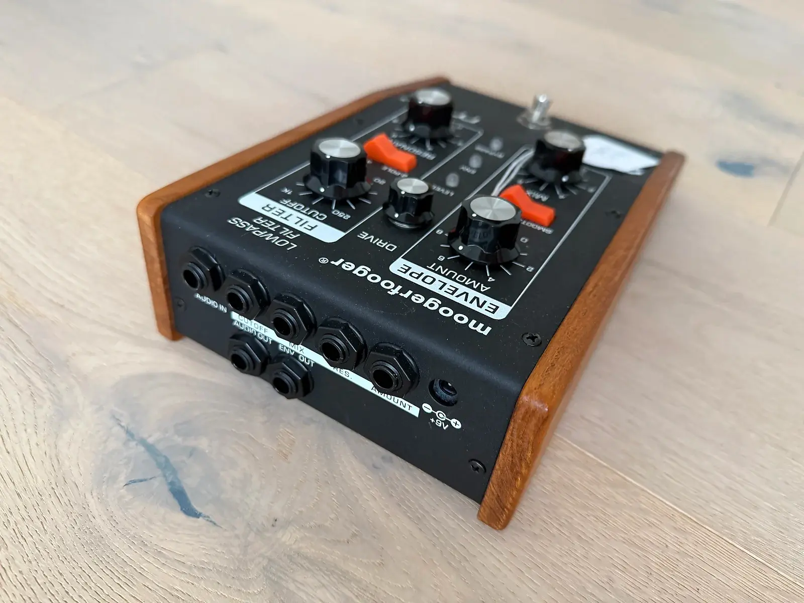 Moogerfooger Lowpass Filter MF-101 - Turnlab Moogerfooger Lowpass Filter MF-101 - Turnlab