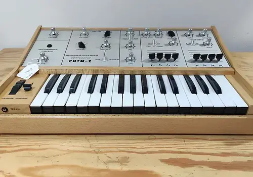 Ritm-2 w/ custom case & CV/Gate Interface 