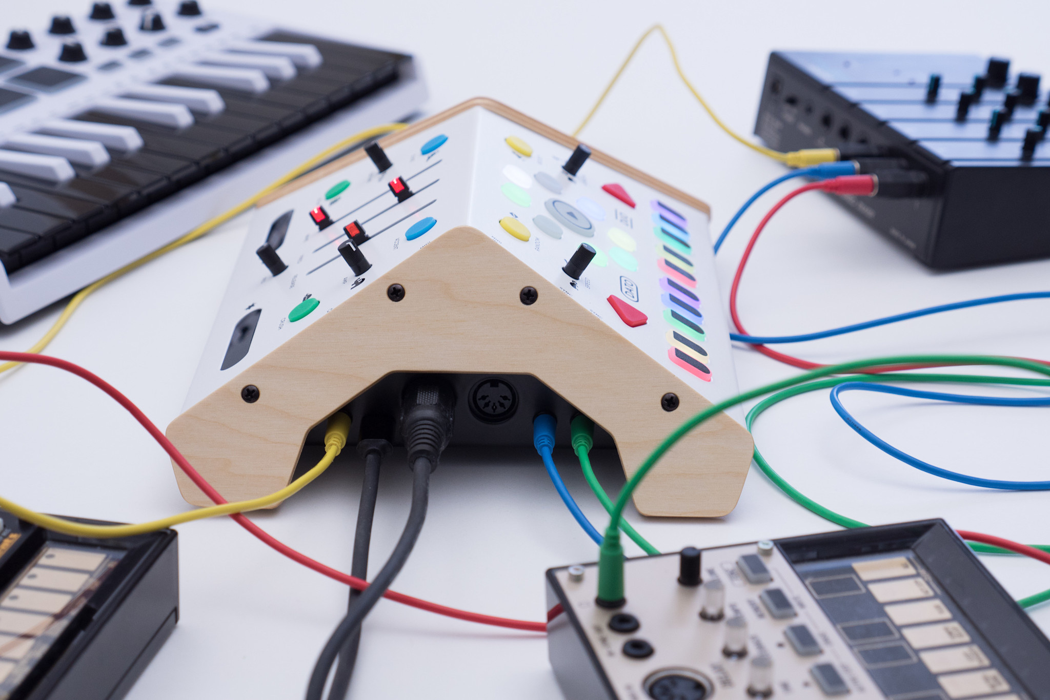 Dato duo シンセサイザー synthesizer-for-two Dato DUO Synthesizer for Two - Perfect Circuit