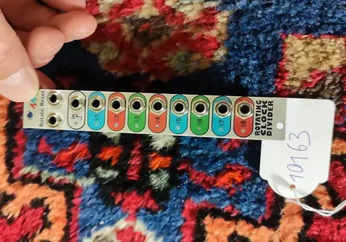 4ms Rotating Clock Divider 