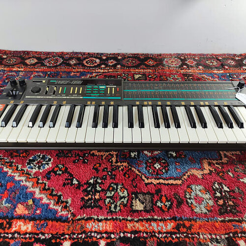 Korg Poly 800 