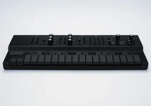 Vongon Replay Black - Polyphonic Synthesizer 