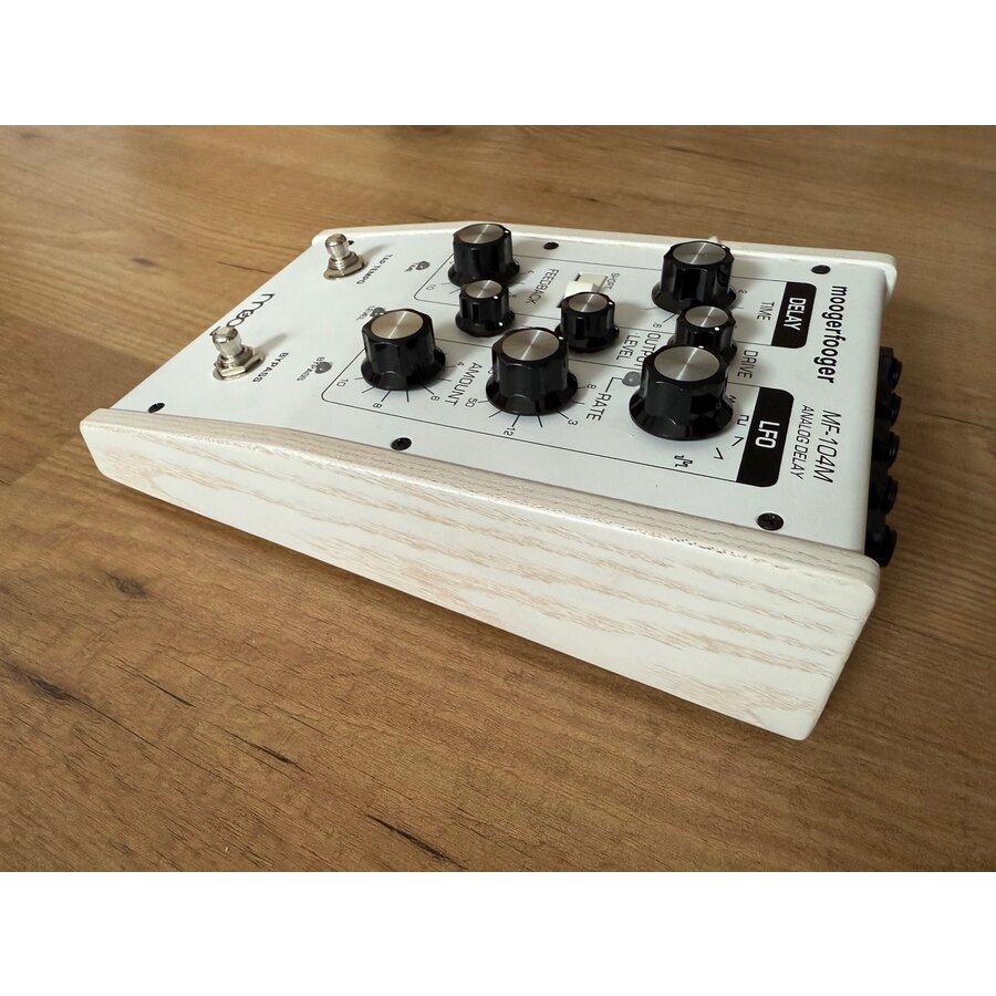 Moog Moogerfooger MF-104M - Limited Edition (White) - Turnlab