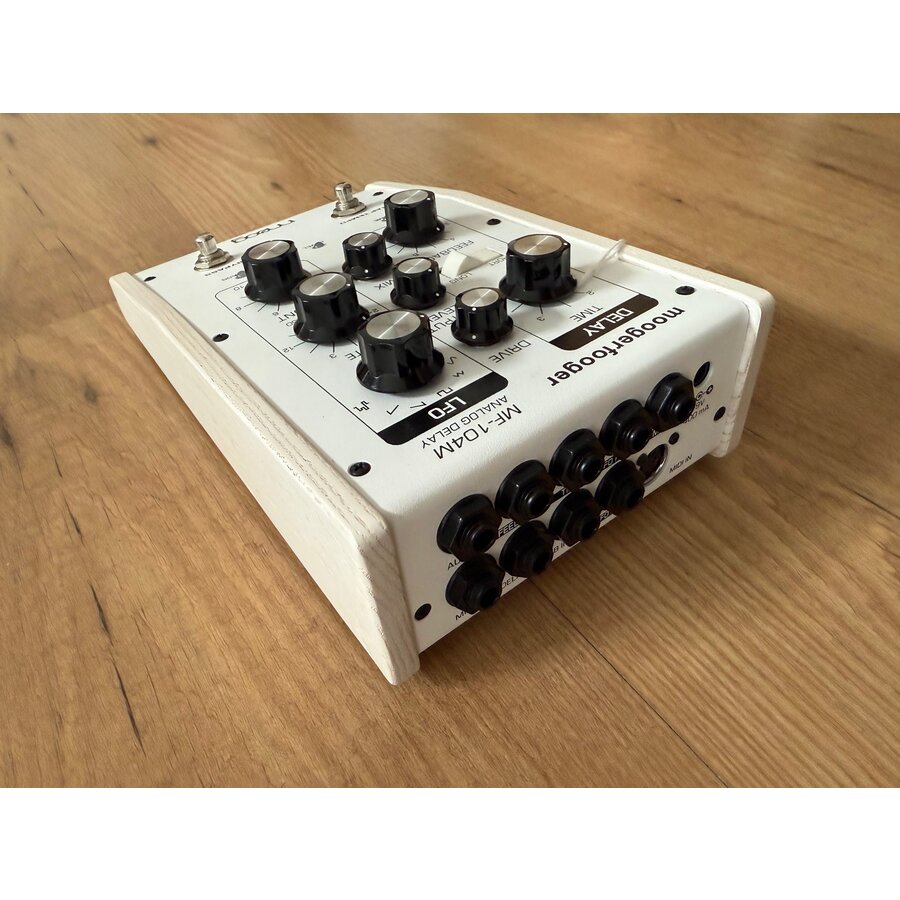 Moog Moogerfooger MF-104M - Limited Edition (White) - Turnlab