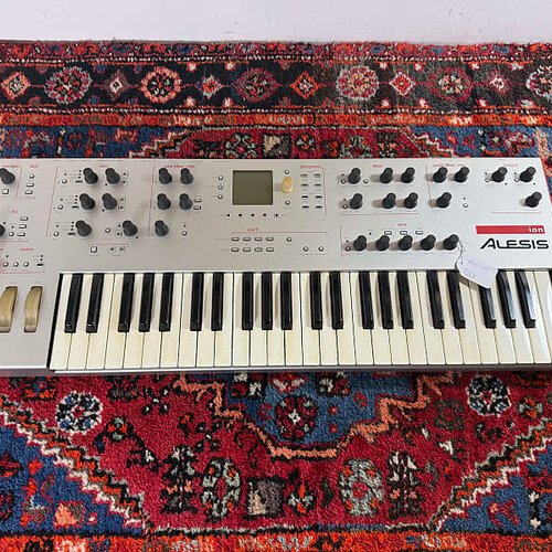 Alesis Ion 49-Key Analog Modeling Synthesizer  Alesis Ion 49-Key Analog Modeling Synthesizer