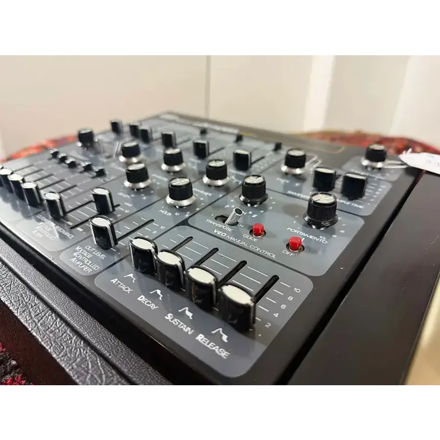 Roland SH-3A (117v model)