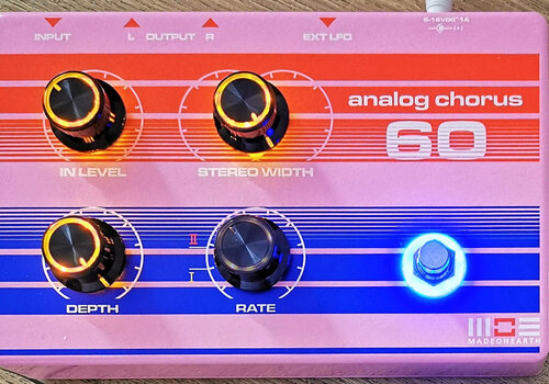 MadeOnEarth  Analog Chorus 60 Synth pedal - Limited Pink edition 