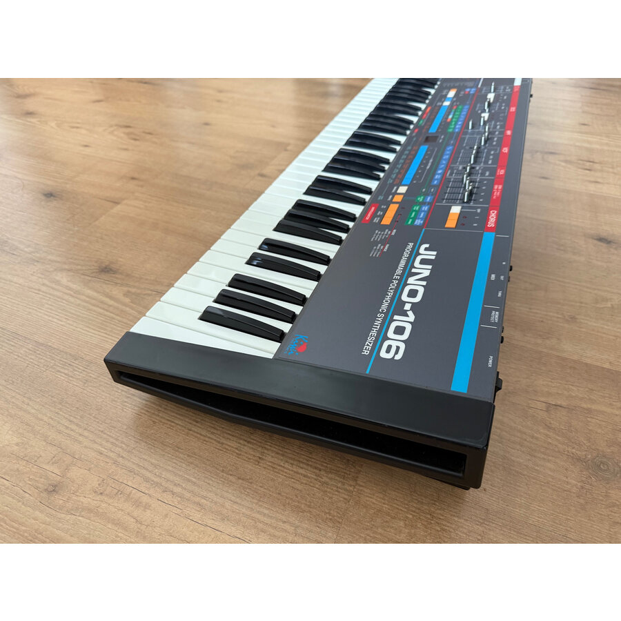 Roland Juno-106 Synthesizer with Kiwi upgrade