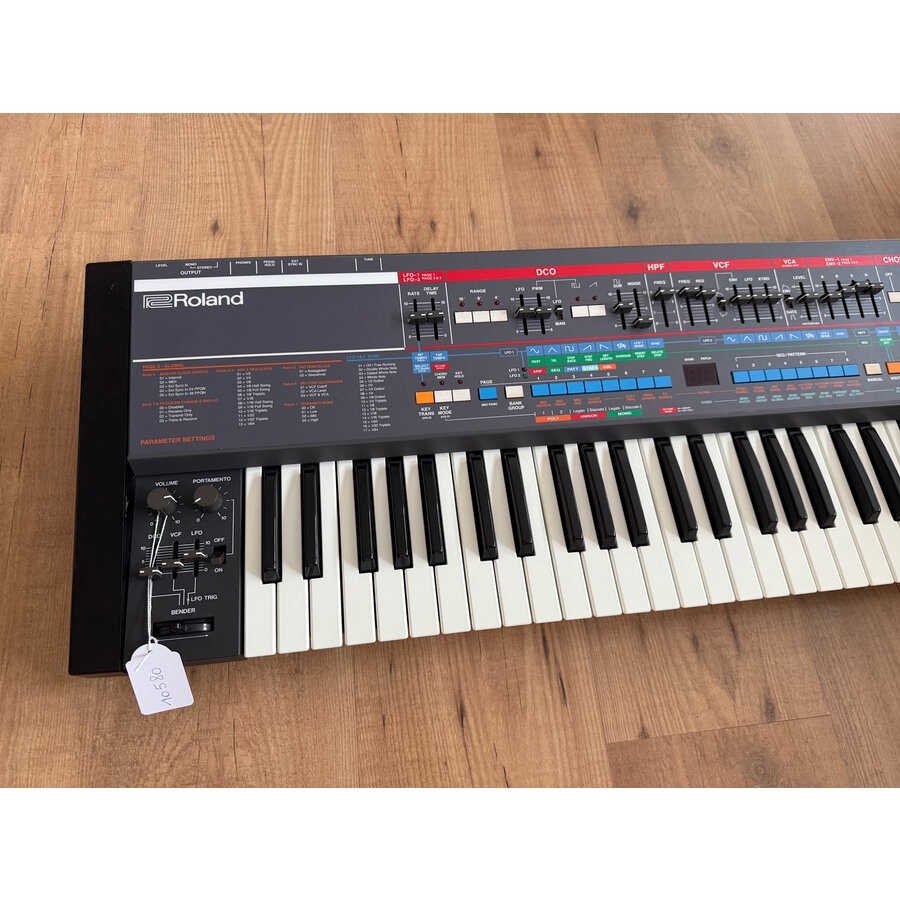 Roland Juno-106 Synthesizer with Kiwi upgrade