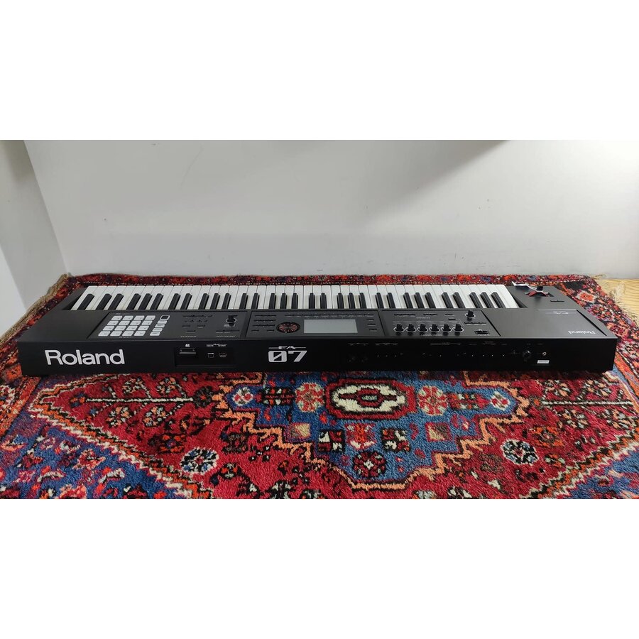Roland FA-07