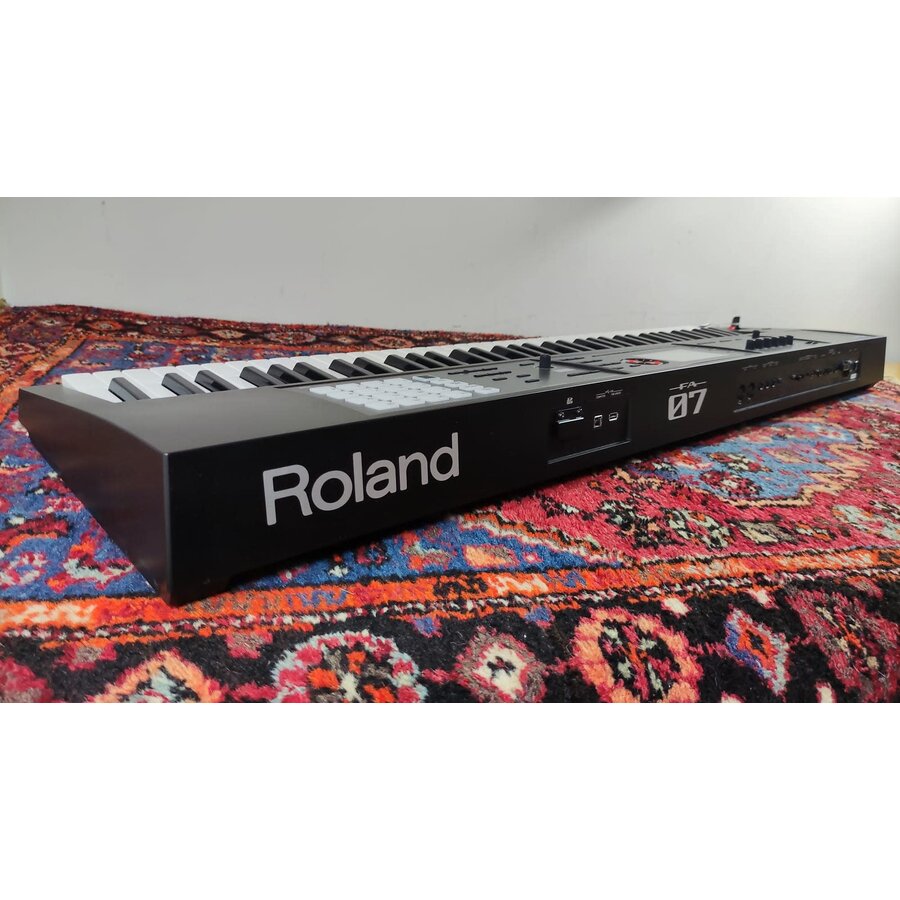 Roland FA-07