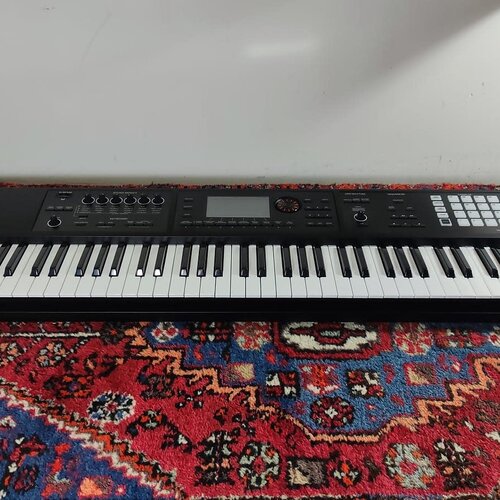 Roland FA-07  Roland FA-07