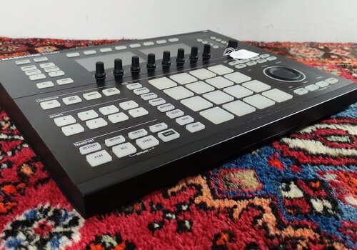 Native Instruments Maschine Studio 